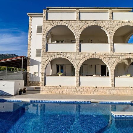 Villa Relax - Beautiful Apartment With Heated Saltwater Pool & Jacuzzi Kaštela 외부 사진