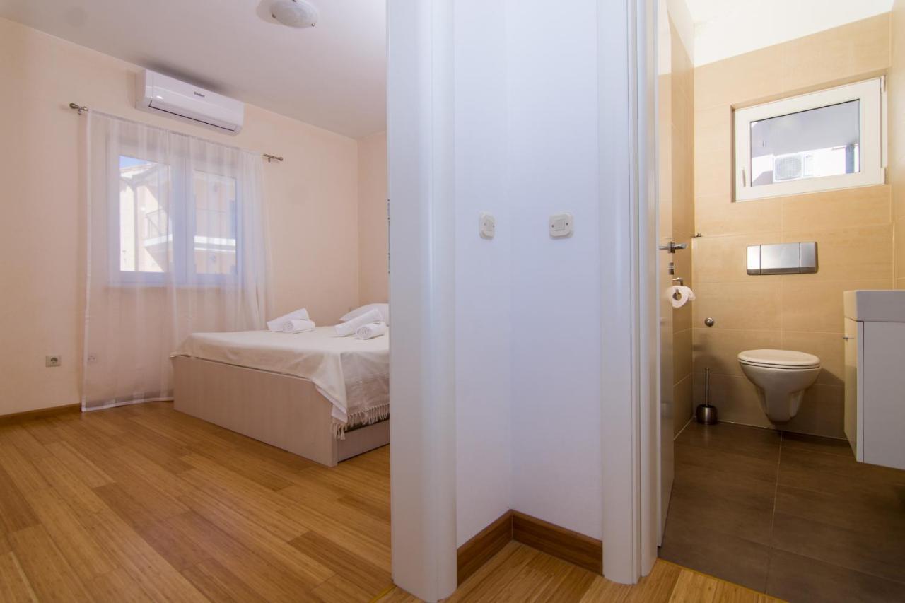 Villa Relax - Beautiful Apartment With Heated Saltwater Pool & Jacuzzi Kaštela 외부 사진