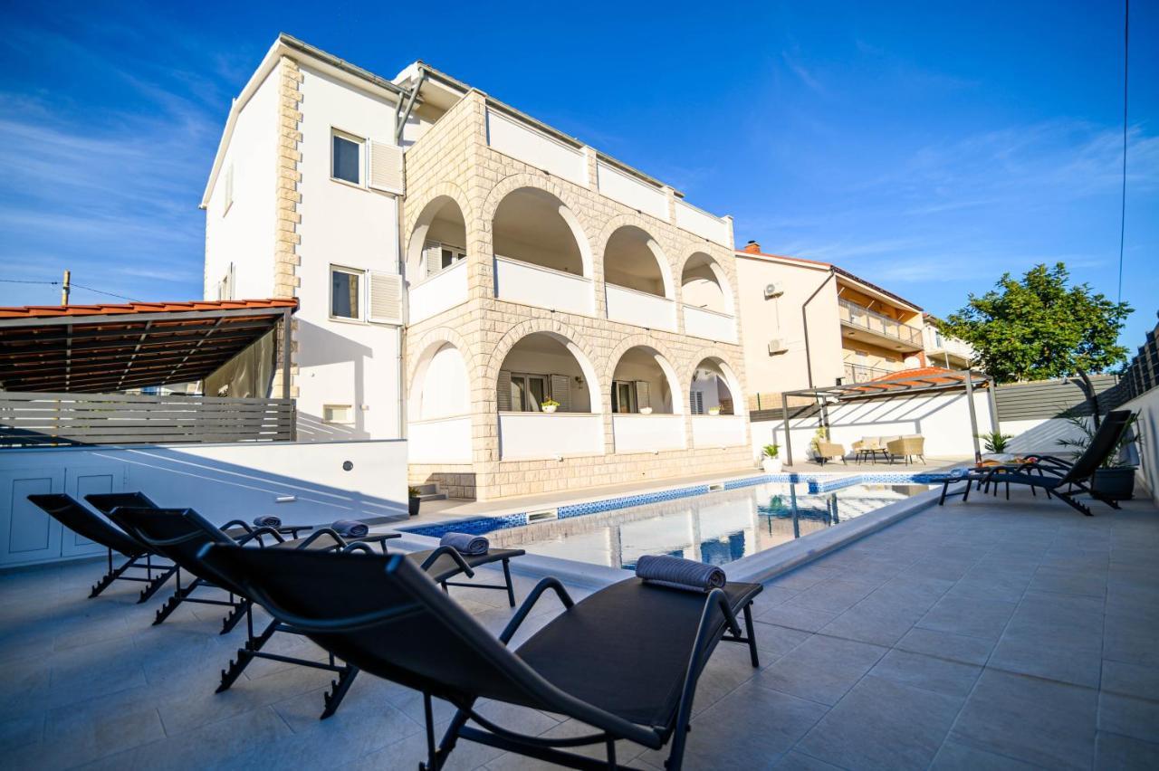 Villa Relax - Beautiful Apartment With Heated Saltwater Pool & Jacuzzi Kaštela 외부 사진