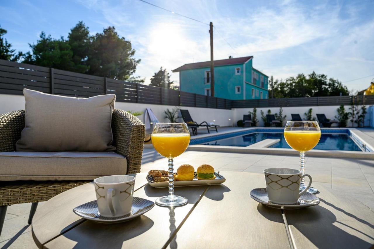 Villa Relax - Beautiful Apartment With Heated Saltwater Pool & Jacuzzi Kaštela 외부 사진
