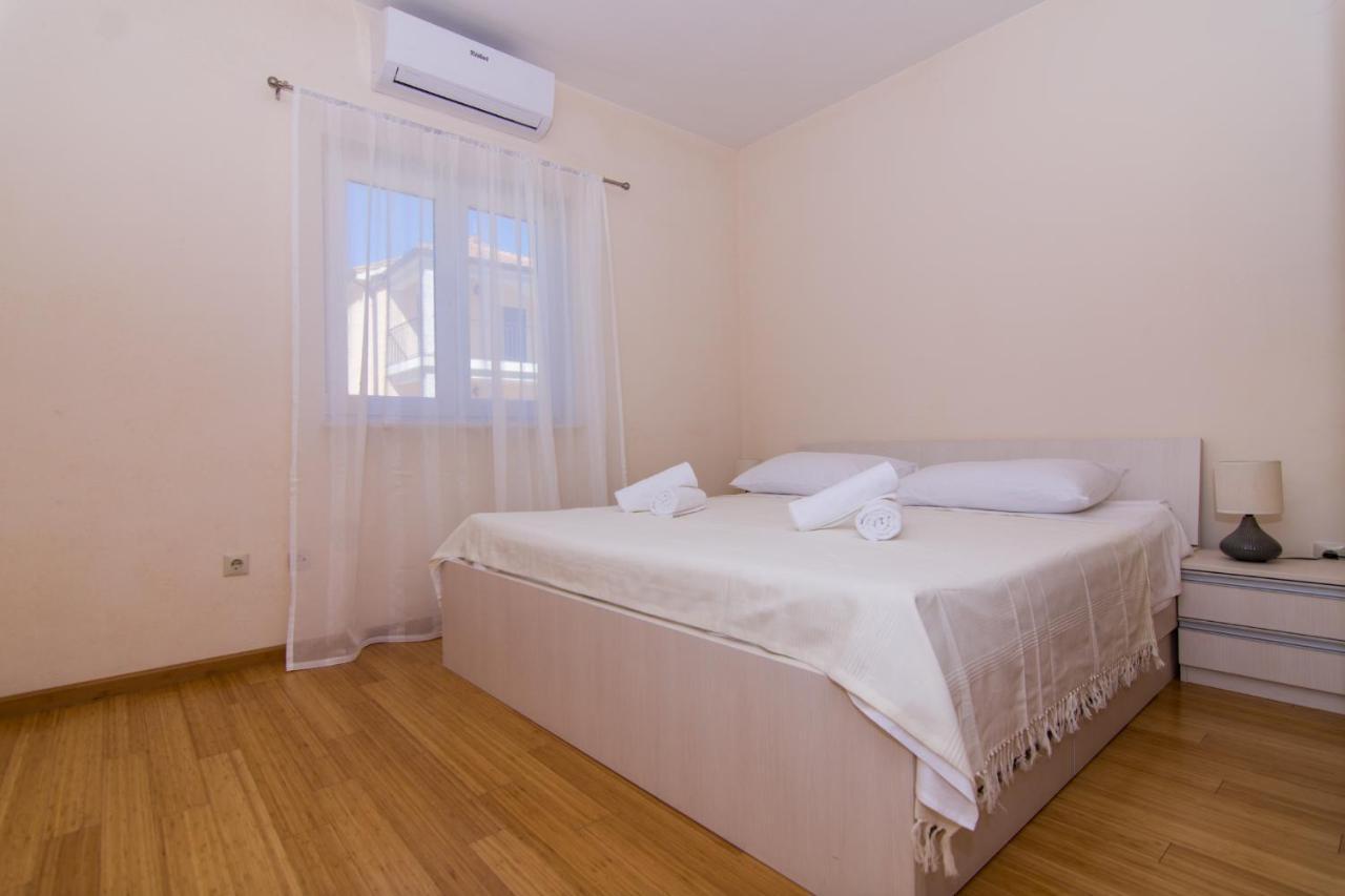 Villa Relax - Beautiful Apartment With Heated Saltwater Pool & Jacuzzi Kaštela 외부 사진