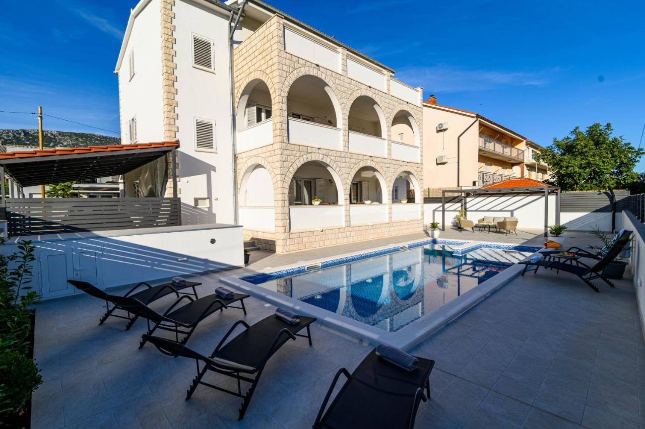 Villa Relax - Beautiful Apartment With Heated Saltwater Pool & Jacuzzi Kaštela 외부 사진