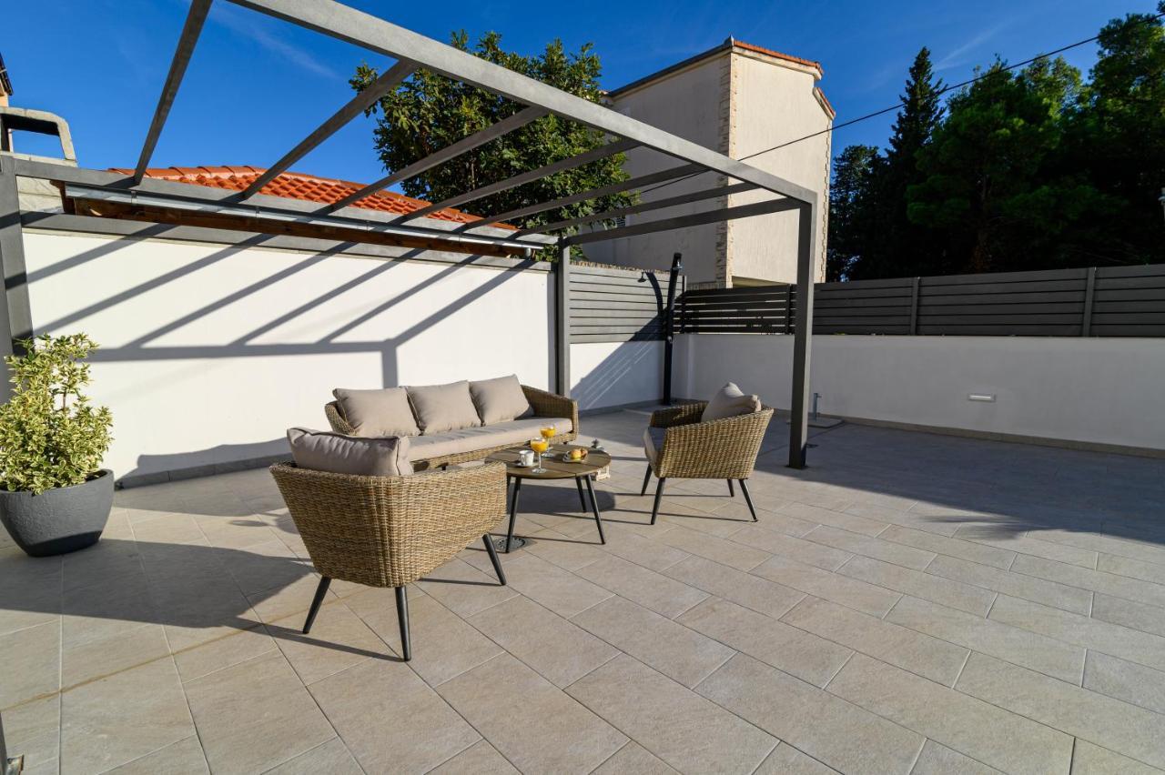Villa Relax - Beautiful Apartment With Heated Saltwater Pool & Jacuzzi Kaštela 외부 사진