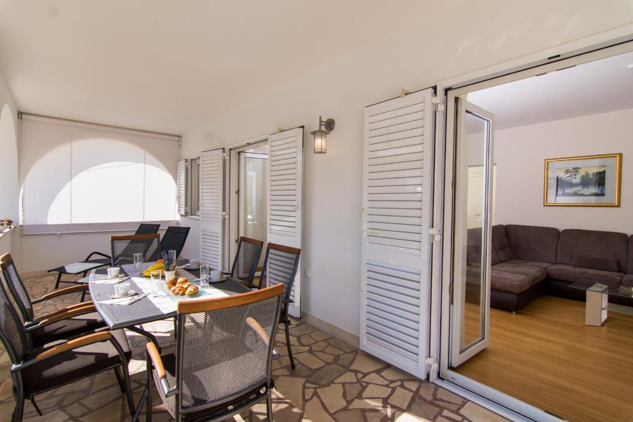 Villa Relax - Beautiful Apartment With Heated Saltwater Pool & Jacuzzi Kaštela 외부 사진